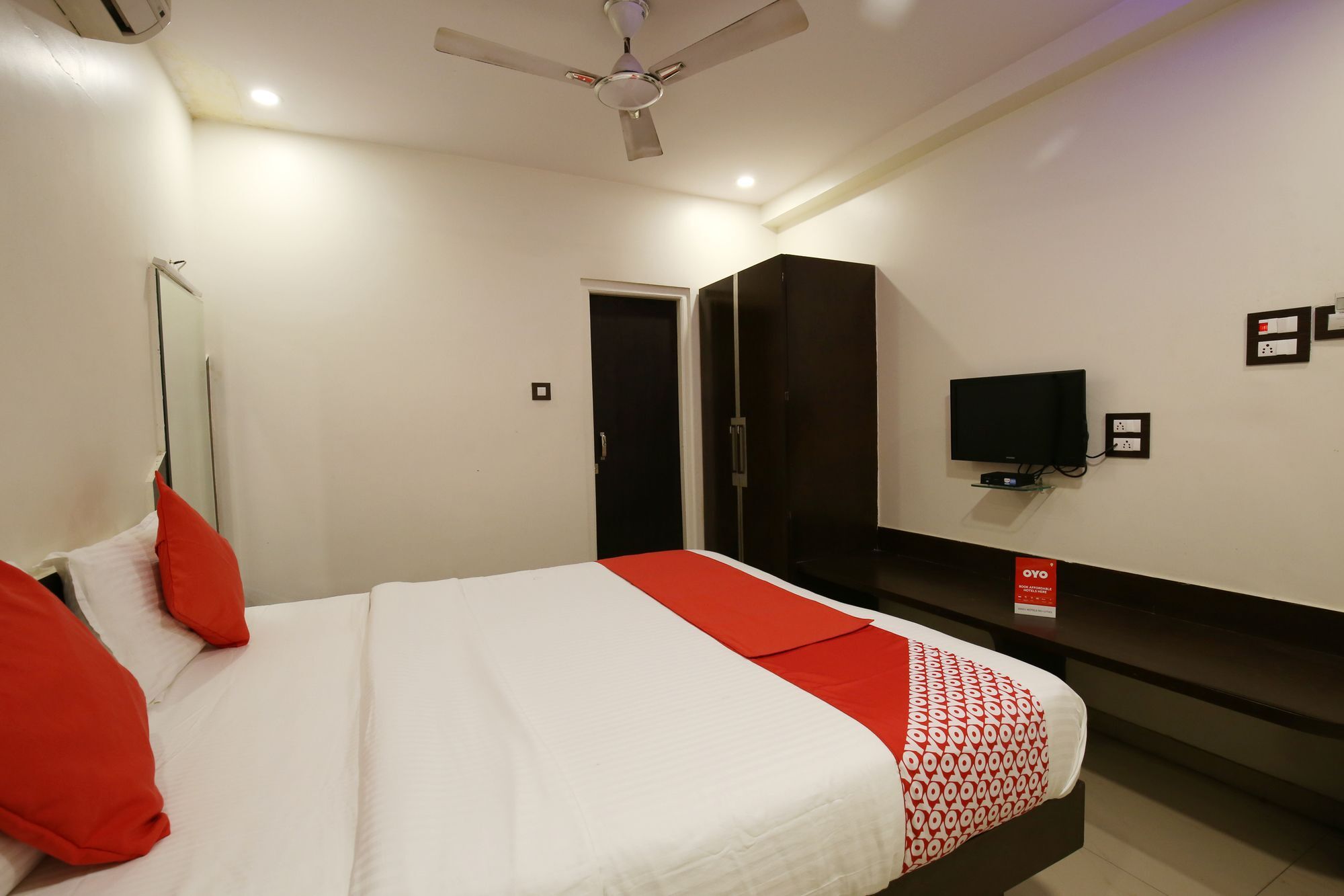 Oyo 11548 Hotel Mrunal Palace Aurangabad  Eksteriør bilde